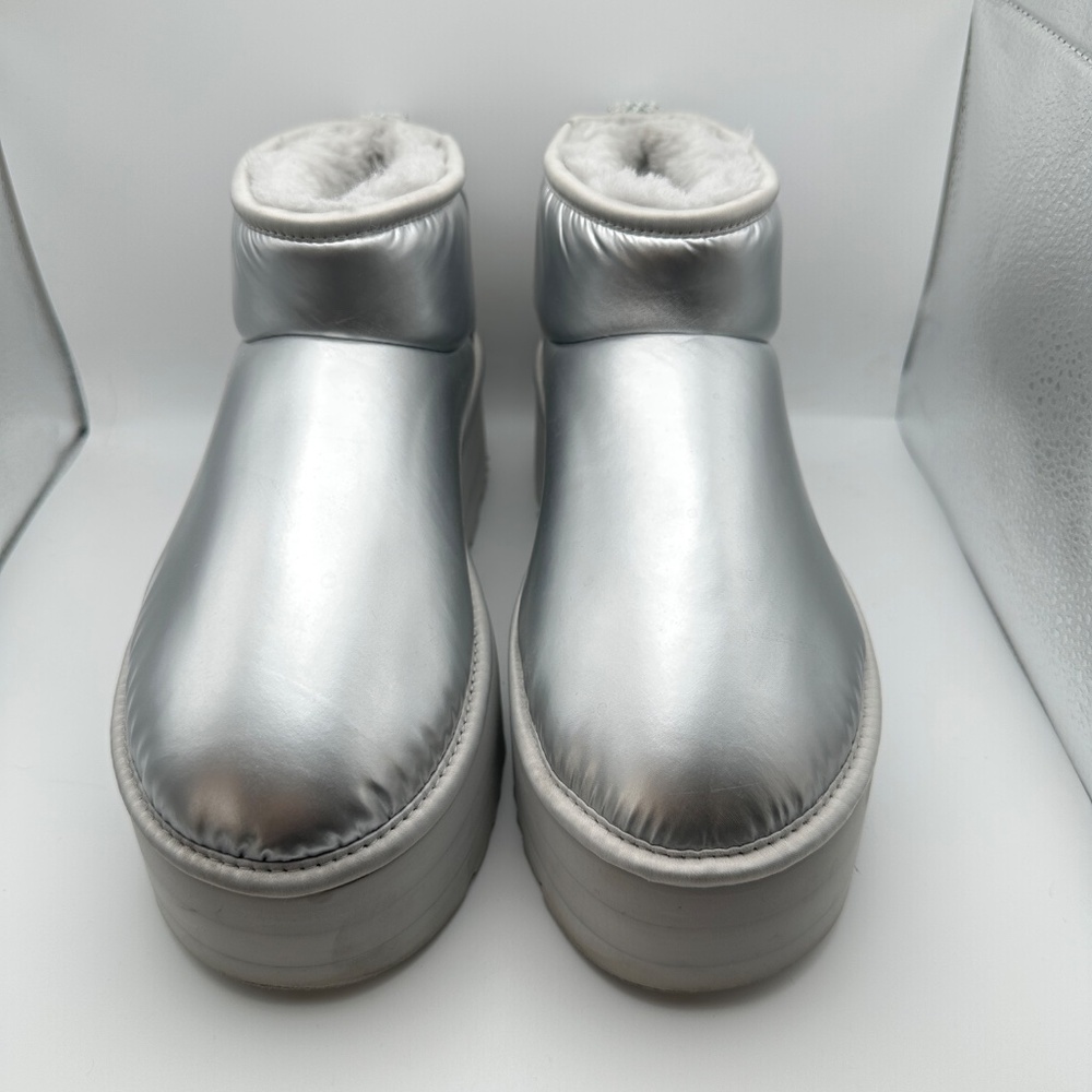 UGG Siver Women's Classic Ultra Mini Platform Hi Shine boot Size 9 - Picture 2 of 9